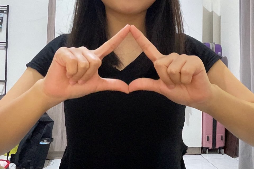 Gesture huruf A